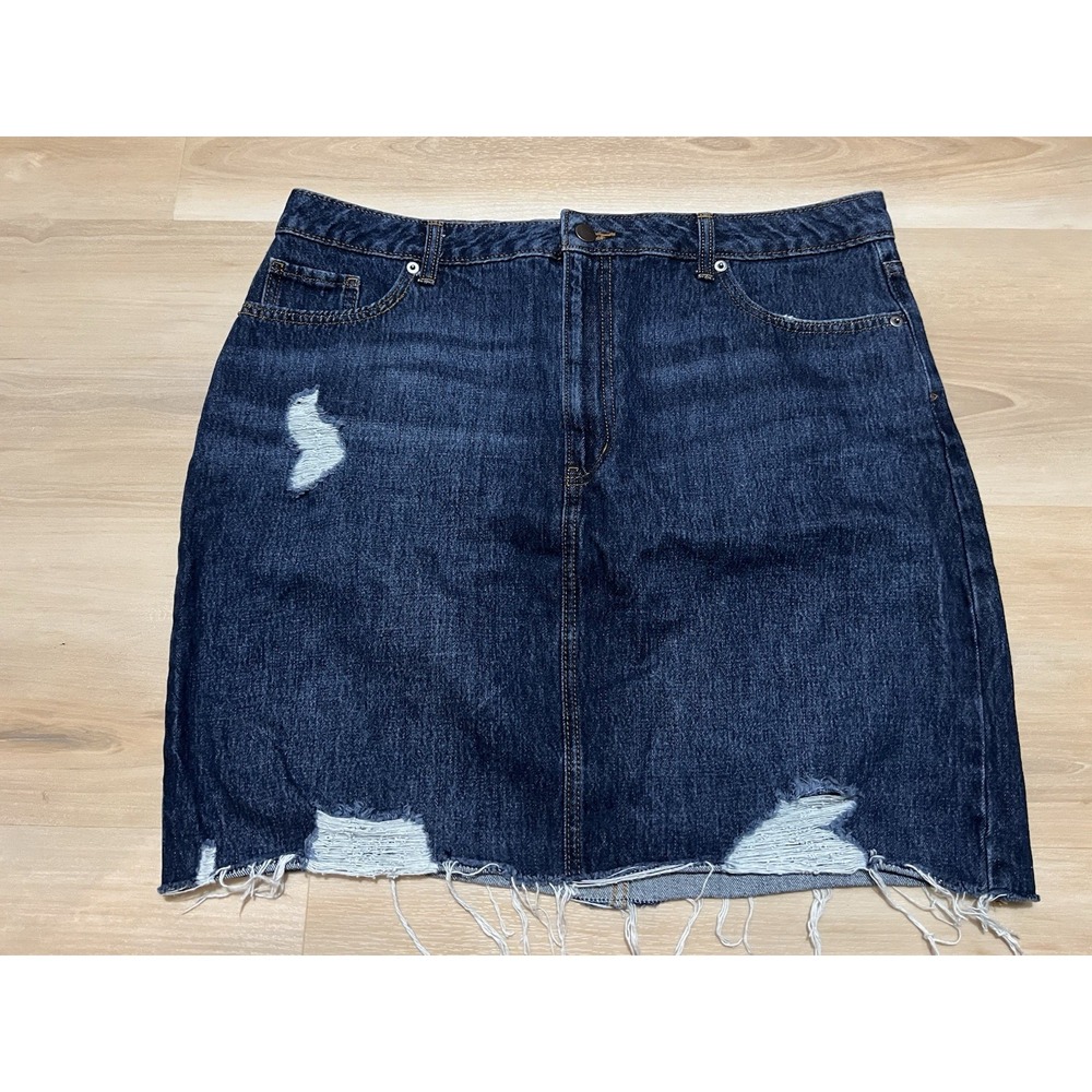 Women's Time and Tru Distressed Denim Skirt‎ Size 14 Jean